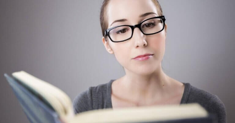 Learn English for Spanish Speakers: Tailored Guide & Resources in 2025