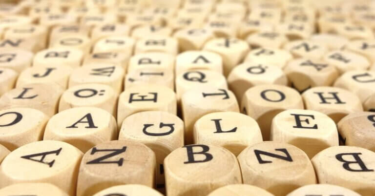 Learning English and Spanish: Your Guide to Mastering Two Key Languages and Finding the Best English Learning Centers